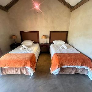 Zimmer mit zwei Einzelbetten